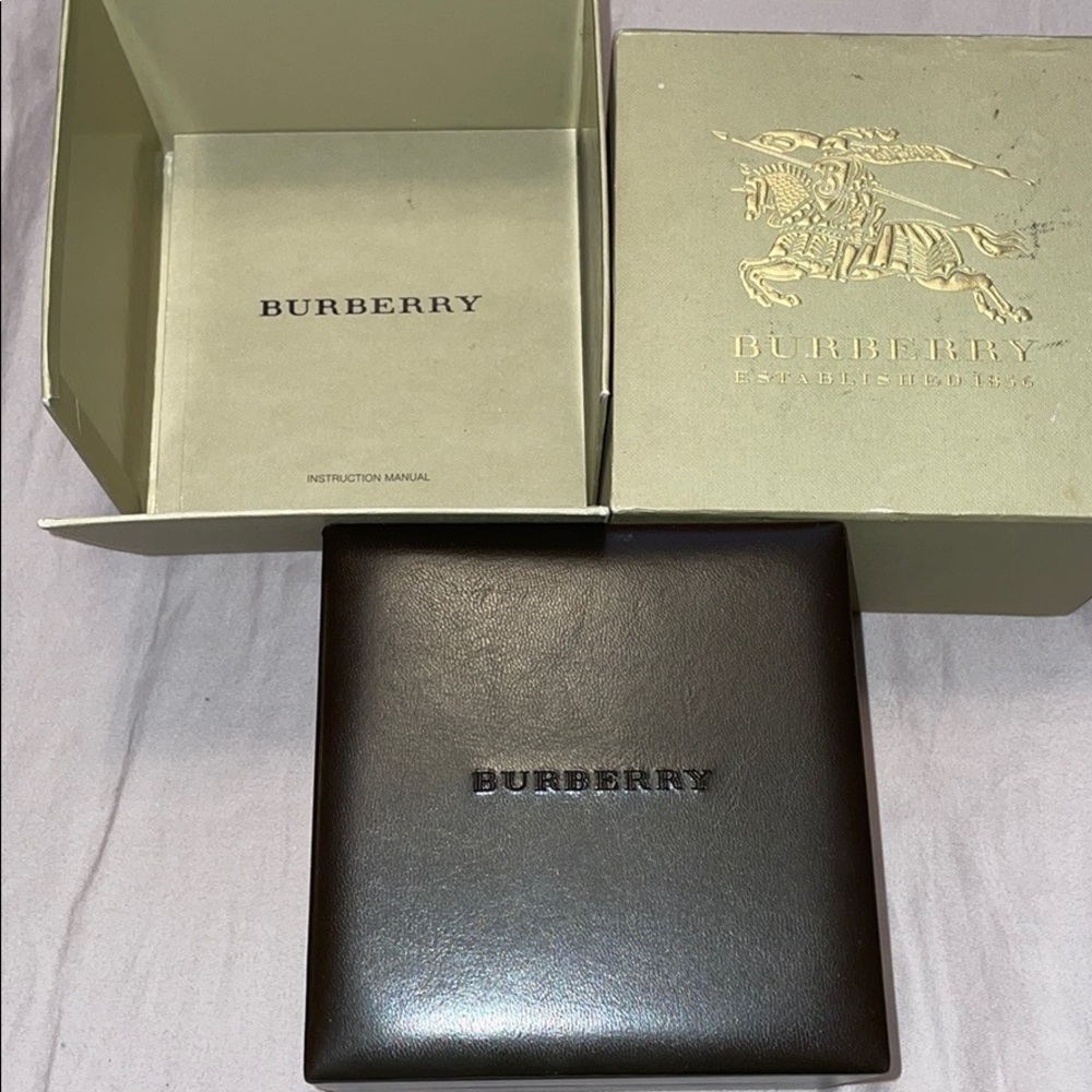 burberry watch - Picture 4 of 4